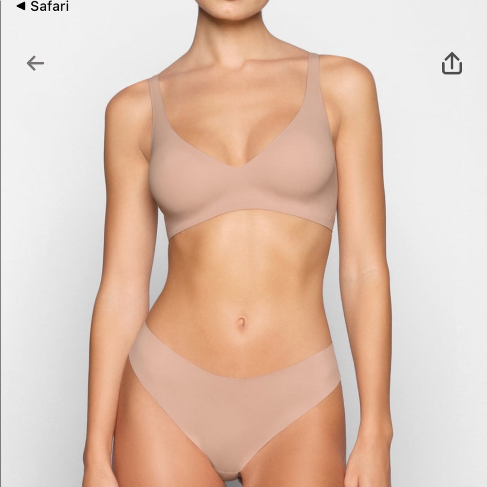 Skims Naked Plunge Bralette